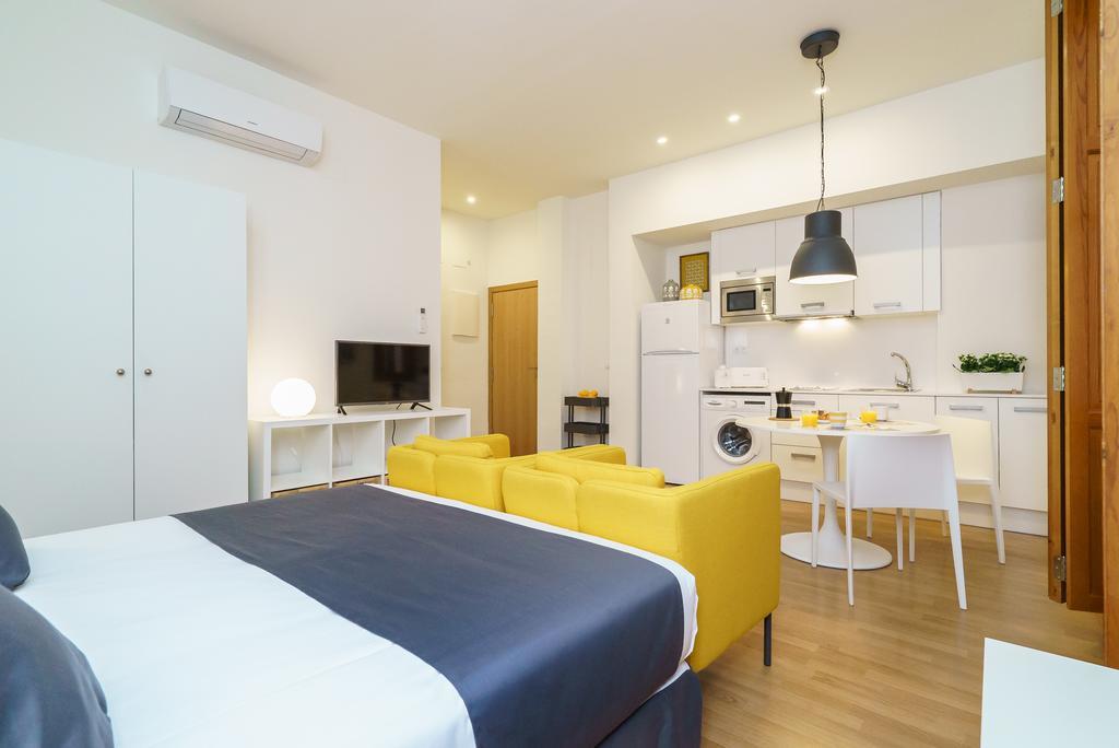 Estudio con balcón (2 adultos)