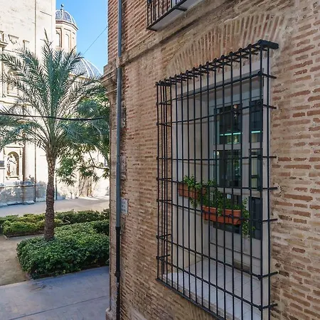 Valencia Home-3