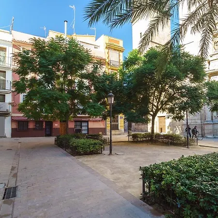 Valencia Home-2